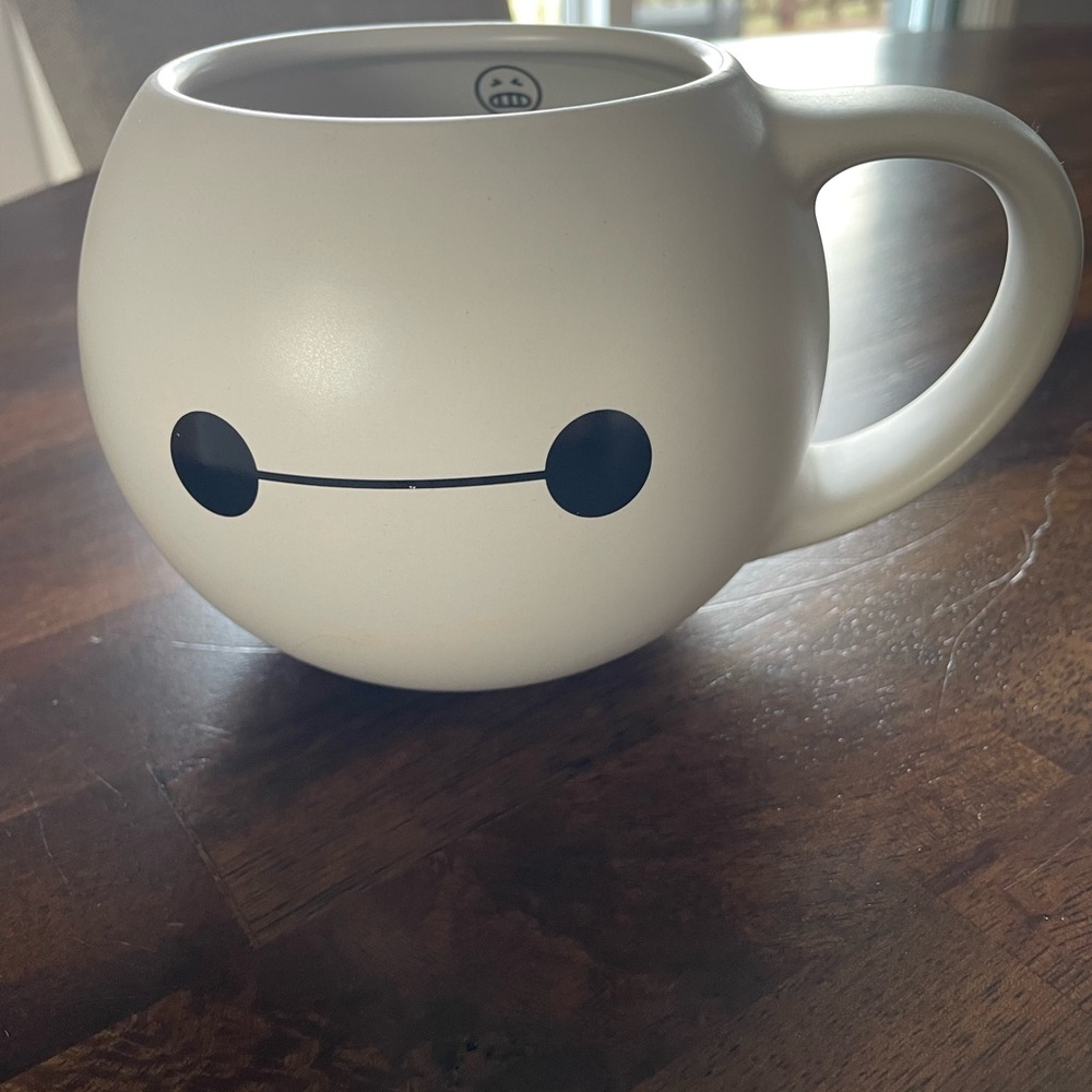 Disney Pixar Big Hero Six Baymax White and Black Mug. New with tags.